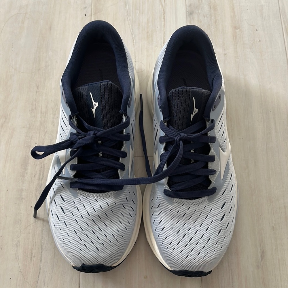 Mizuno Wave Rider 24 Tennis Shoes